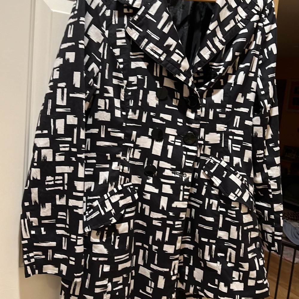 V Chic Black Lined Lightweight Jacket - image 5